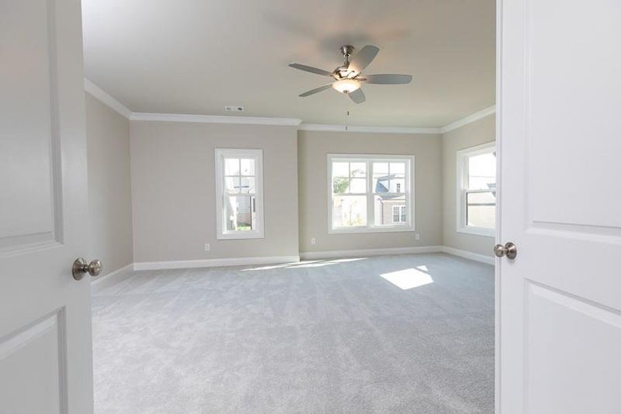 Spacious, unfurnished interior of a new home in Waterhaven, Cumming (Image 13).