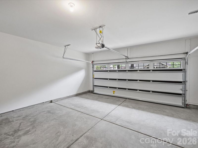 Spacious, unfurnished interior of a new home in , Charlotte (Image 10).