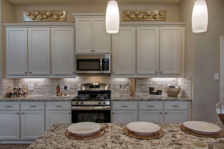 Furnished interior view inside a new home in Beacon Point, Texas City (Image 8). Furnished interior view inside a new home in Beacon Point, Texas City (Image 8).