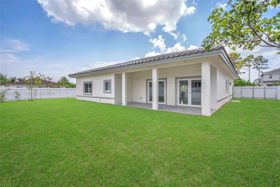 Exterior details and patio area of a home in , Homestead (Image 23).