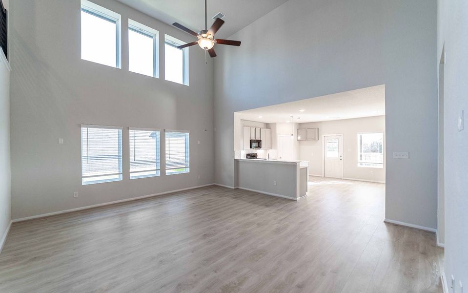 Spacious, unfurnished interior of a new home in Paramount, Kyle (Image 21).