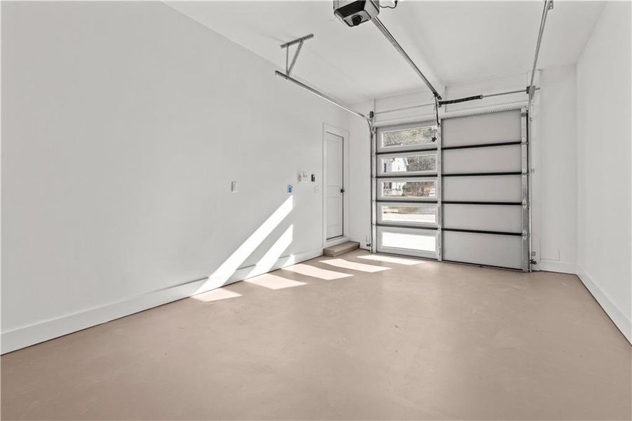 Spacious, unfurnished interior of a new home in , Villa Rica (Image 51).