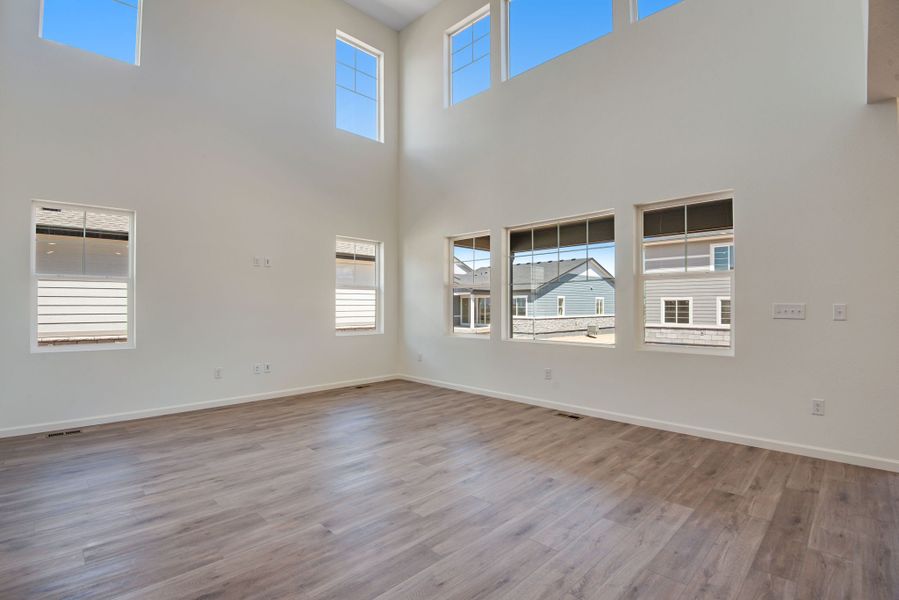 Spacious, unfurnished interior of a new home in The Aurora Highlands, Aurora (Image 19).