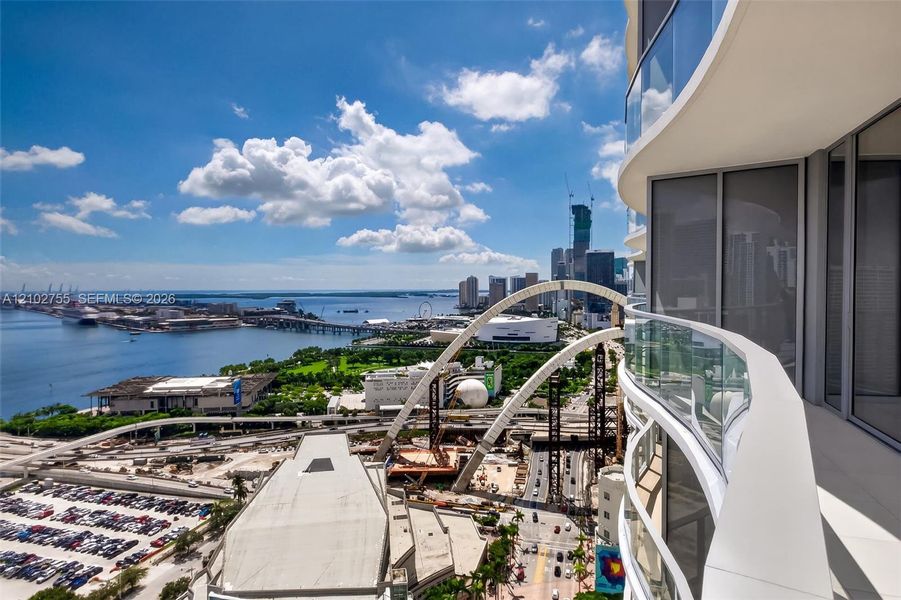 Condo located in Miami, FL showcasing its design and architecture (Image 32).