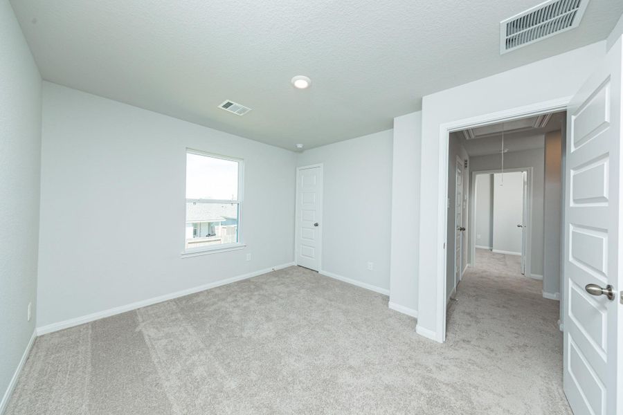 Spacious, unfurnished interior of a new home in Cliffstone Hills, Conroe (Image 7). Spacious, unfurnished interior of a new home in Cliffstone Hills, Conroe (Image 7).