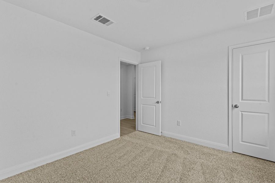 Spacious, unfurnished interior of a new home in Riverview, Georgetown (Image 16).
