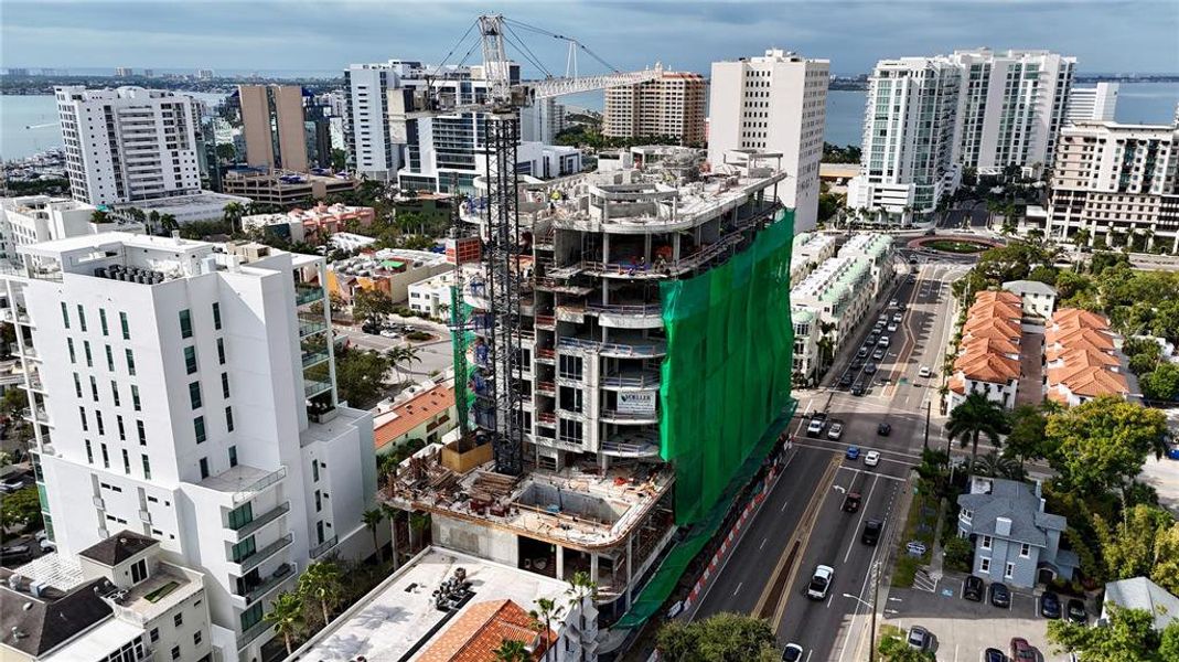 Condo located in Sarasota, FL showcasing its design and architecture (Image 1). Condo located in Sarasota, FL showcasing its design and architecture (Image 1).