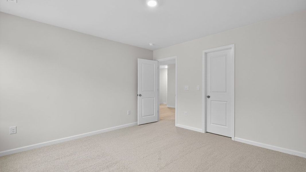 Spacious, unfurnished interior of a new home in Galvins Ridge, Sanford (Image 28).