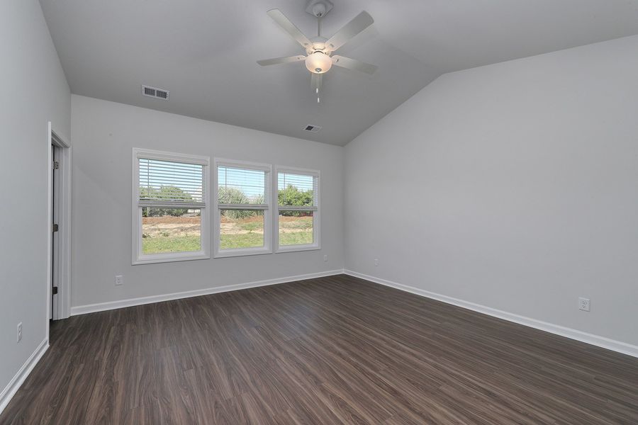 Spacious, unfurnished interior of a new home in Allston Park, Calabash (Image 20).