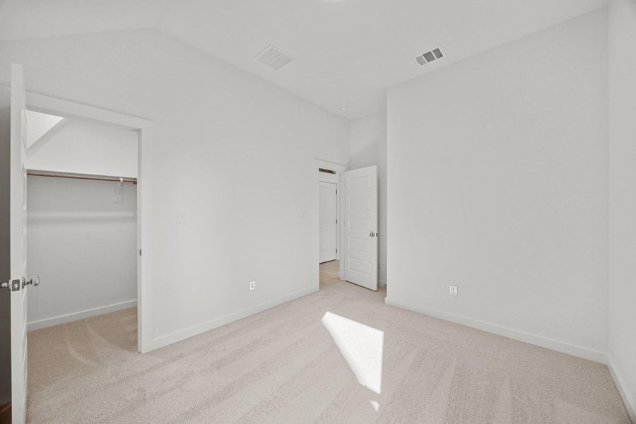 Spacious, unfurnished interior of a new home in Prairie Winds, Hutto (Image 9).