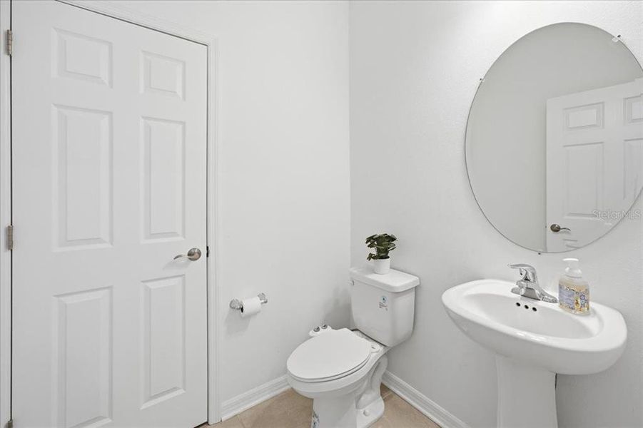 Furnished interior view inside a new home in , Sarasota (Image 10).
