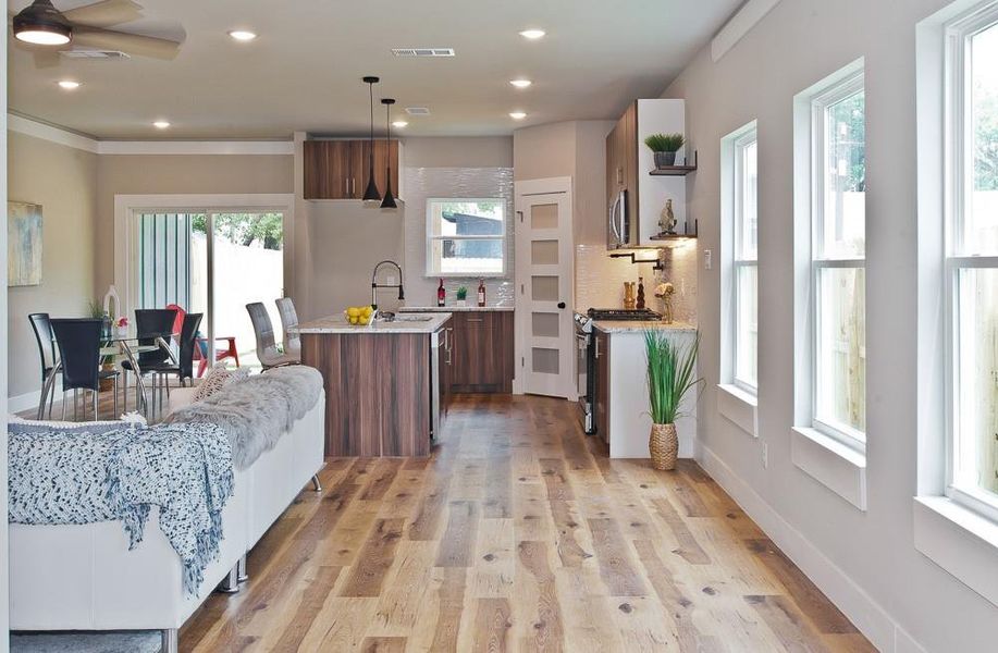 Furnished interior view inside a new home in , Dallas (Image 22). Furnished interior view inside a new home in , Dallas (Image 22).