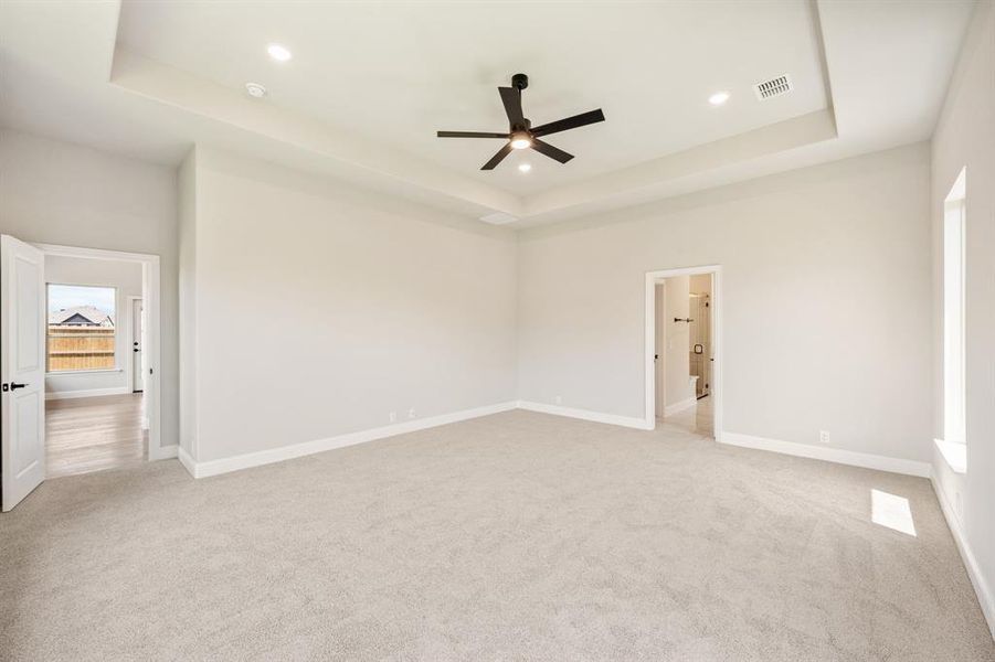 Spacious, unfurnished interior of a new home in Somerset Classic 70s & 80s, Mansfield (Image 23).