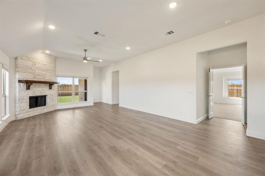 Spacious, unfurnished interior of a new home in East Oak Creek 60-65, Commerce (Image 30).