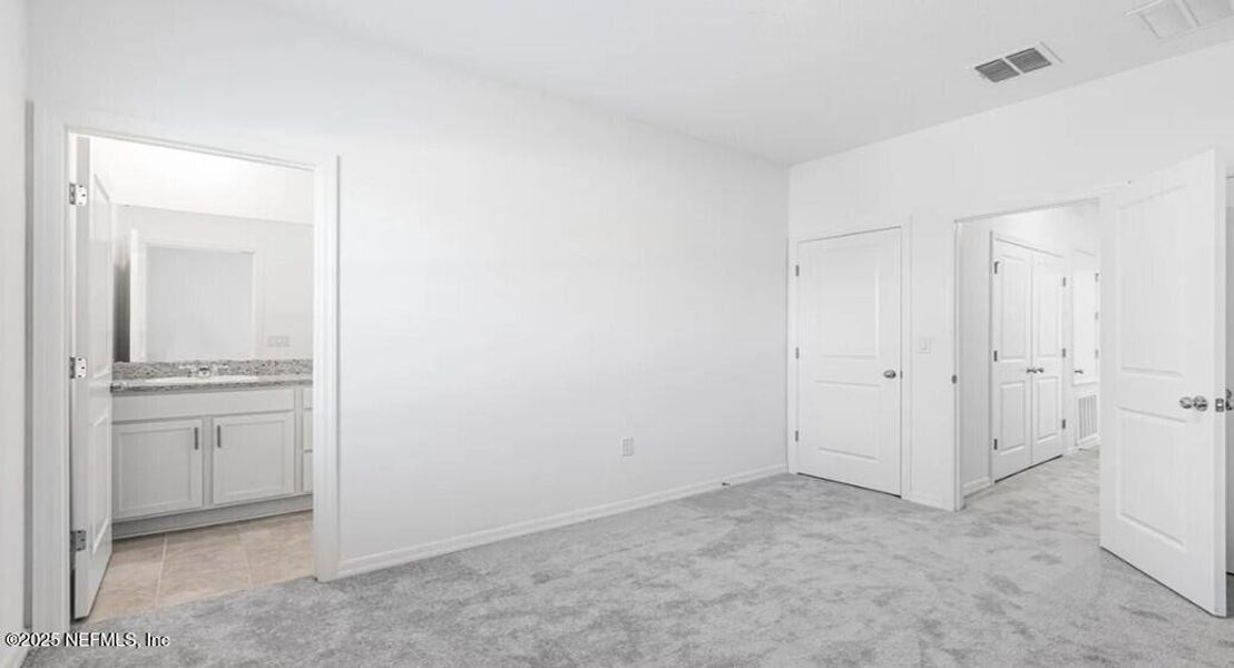 Spacious, unfurnished interior of a new home in Sabal Terrace, Jacksonville (Image 19).