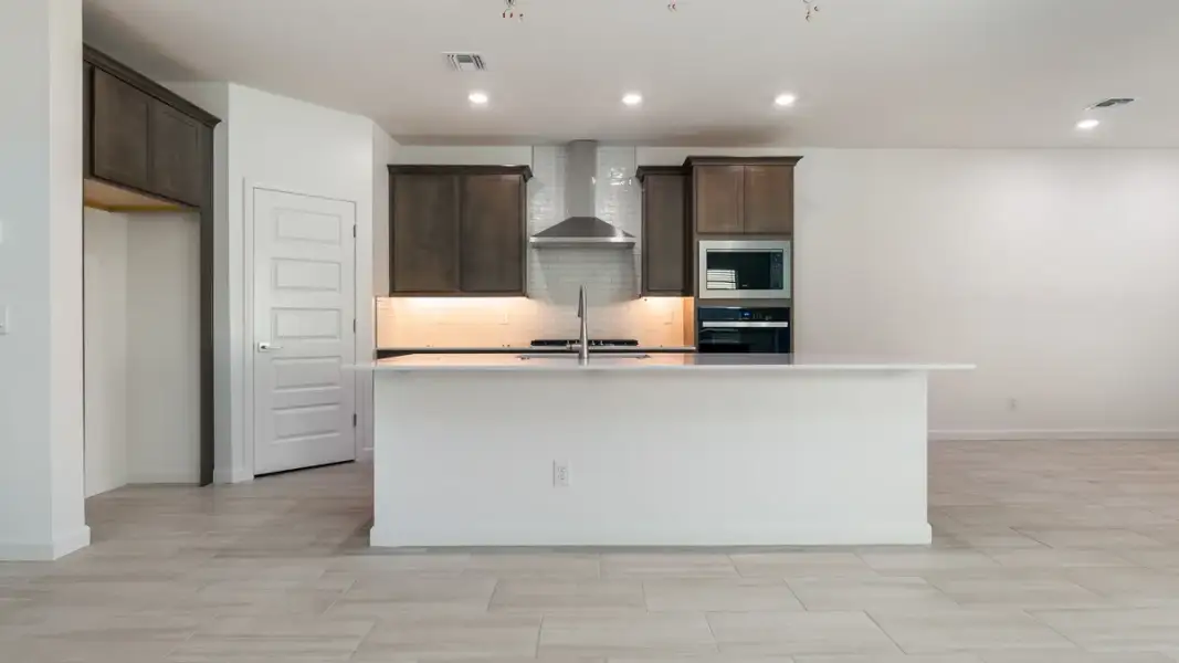 Furnished interior view inside a new home in Aloravita, Peoria (Image 6).