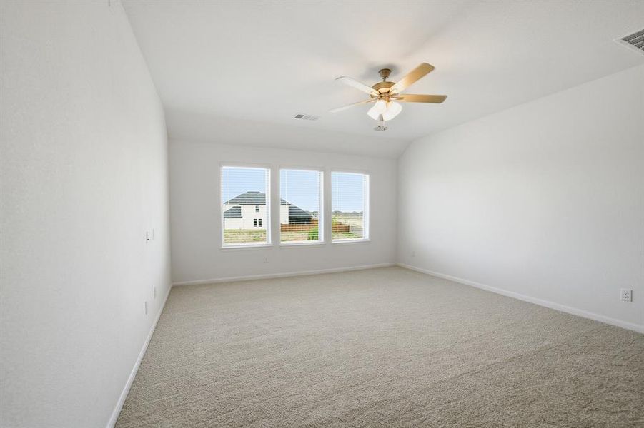 Spacious, unfurnished interior of a new home in Westridge, Princeton (Image 36).