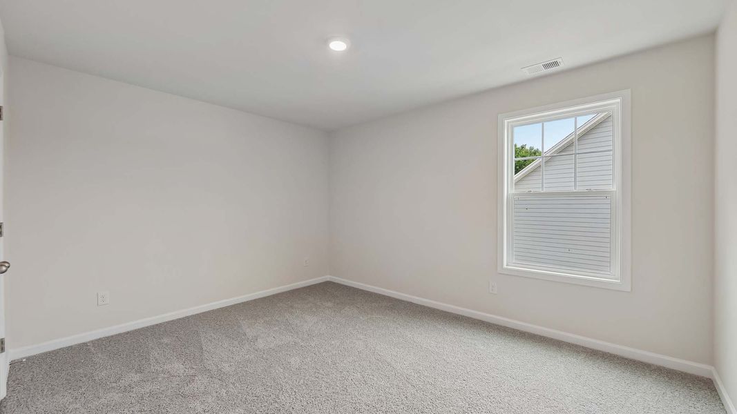 Spacious, unfurnished interior of a new home in Oak Grove Hill, Huntersville (Image 19).