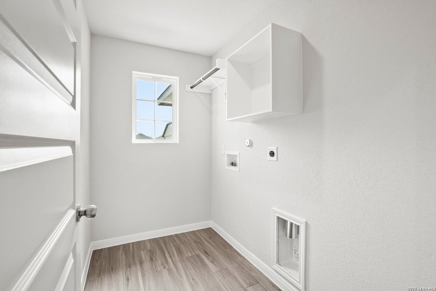 Spacious, unfurnished interior of a new home in Hickory Ridge, Elmendorf (Image 19).