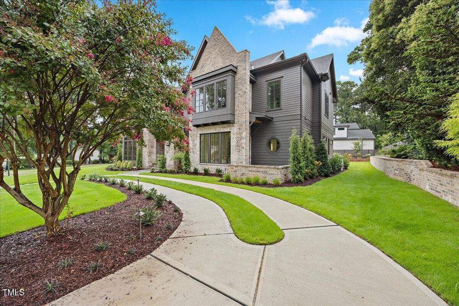 9-2A1A8503 9-2A1A8503