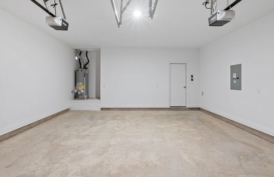 Spacious, unfurnished interior of a new home in Bluffview Reserve, Leander (Image 52).