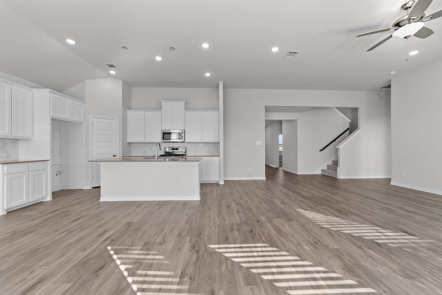 Representative unfurnished interior of a home built from the Lancaster by Cambridge Homes in Tinsley Meadows, Van Alstyne (Image 25). Representative unfurnished interior of a home built from the Lancaster by Cambridge Homes in Tinsley Meadows, Van Alstyne (Image 25).