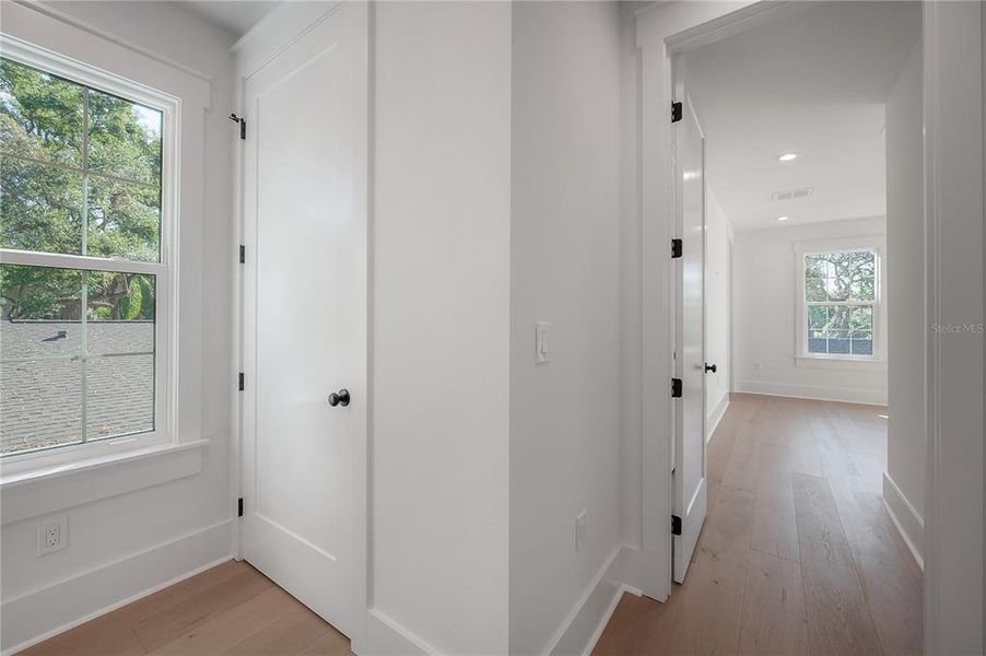 Spacious, unfurnished interior of a new home in , Tampa (Image 59).