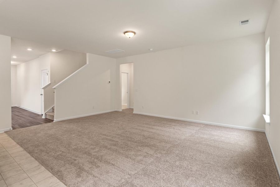 Spacious, unfurnished interior of a new home in Oakley Pointe, Moncks Corner (Image 16).
