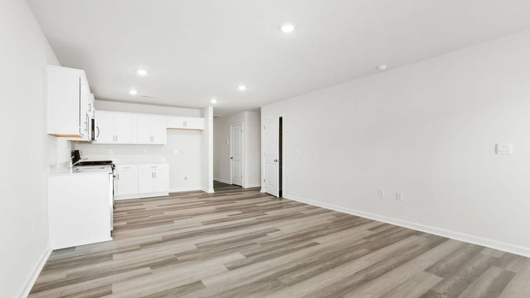 Spacious, unfurnished interior of a new home in Seneca Falls, Seneca (Image 22).
