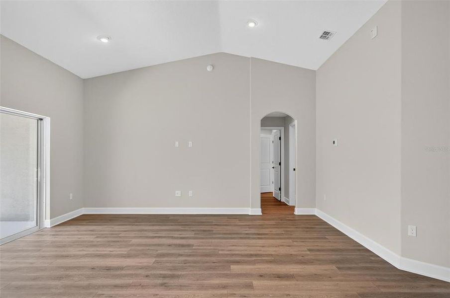 Spacious, unfurnished interior of a new home in , Palm Coast (Image 21).