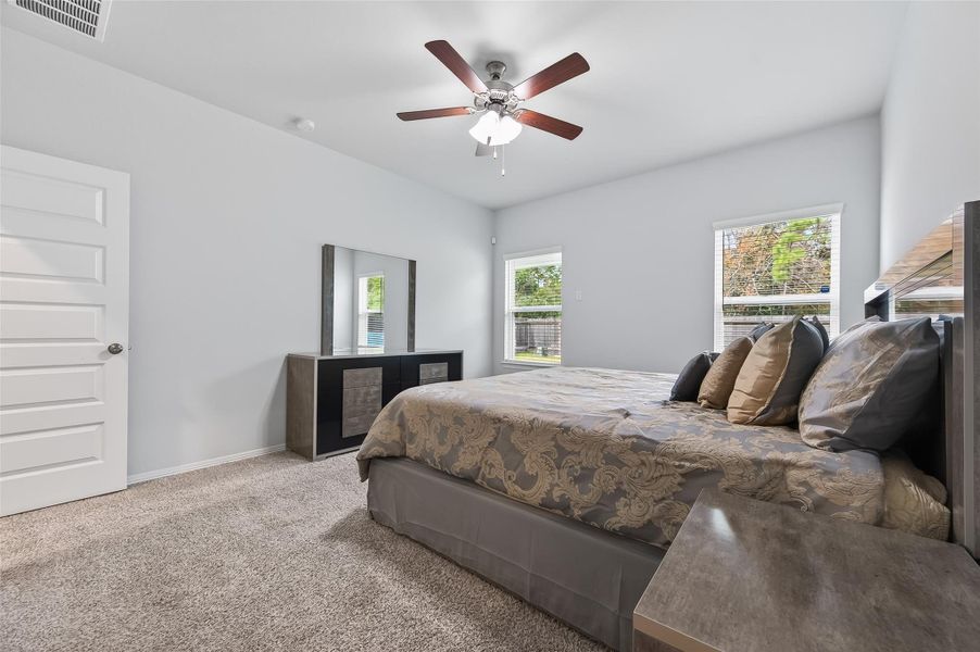 Furnished interior view inside a new home in , Tomball (Image 35).