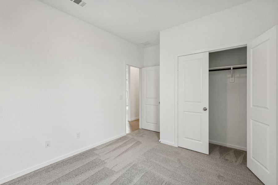 Spacious, unfurnished interior of a new home in River Ranch, Dayton (Image 16).