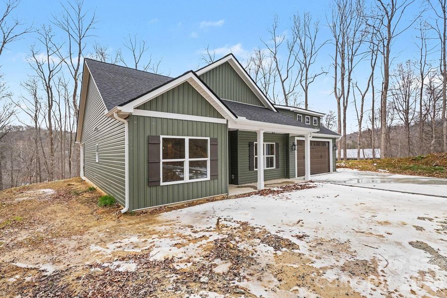 Exterior details and patio area of a home in , Travelers Rest (Image 3).