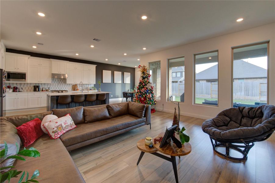 Furnished interior view inside a new home in Jordan Ranch: Vista Collection, Fulshear (Image 18).