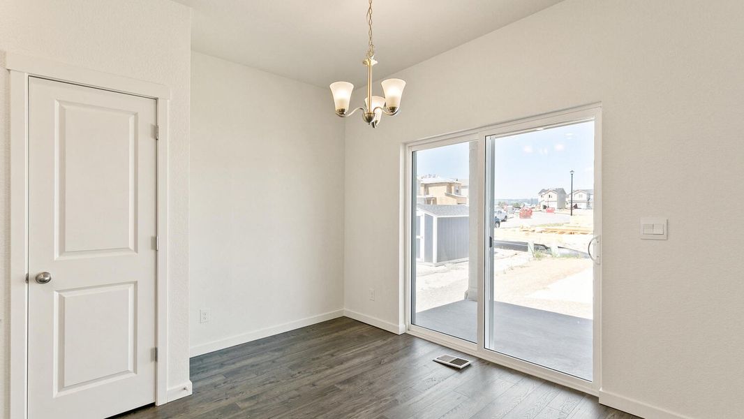 Spacious, unfurnished interior of a new home in The Ridge at Lorson Ranch, Colorado Springs (Image 9).