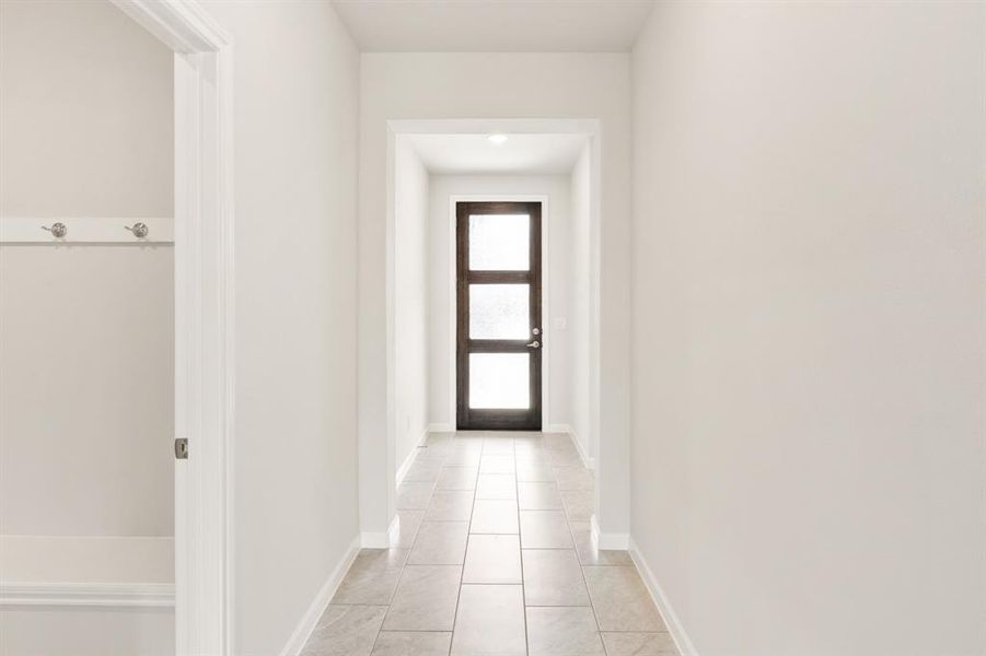 Spacious, unfurnished interior of a new home in Eagle Glen Elements, Alvarado (Image 20).