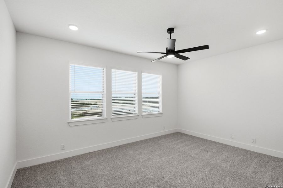 Spacious, unfurnished interior of a new home in Prominence Urban, San Antonio (Image 39).