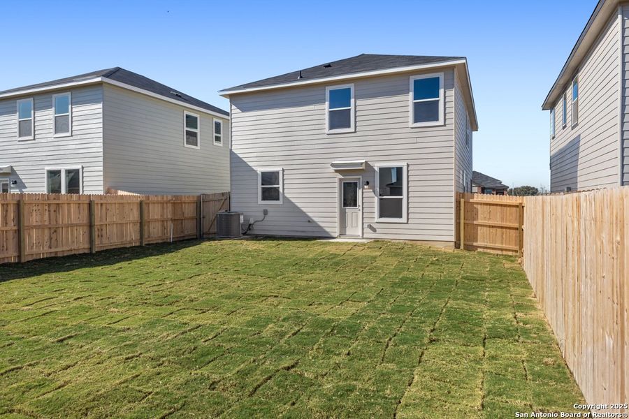 Exterior details and patio area of a home in The Granary - Heritage Collection, San Antonio (Image 3).
