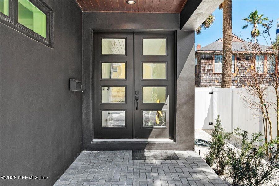 Exterior details and patio area of a home in , Jacksonville Beach (Image 27).