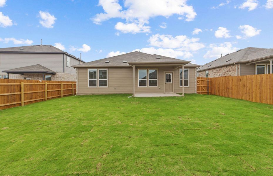 Exterior details and patio area of a home in Lagos, Manor (Image 3).