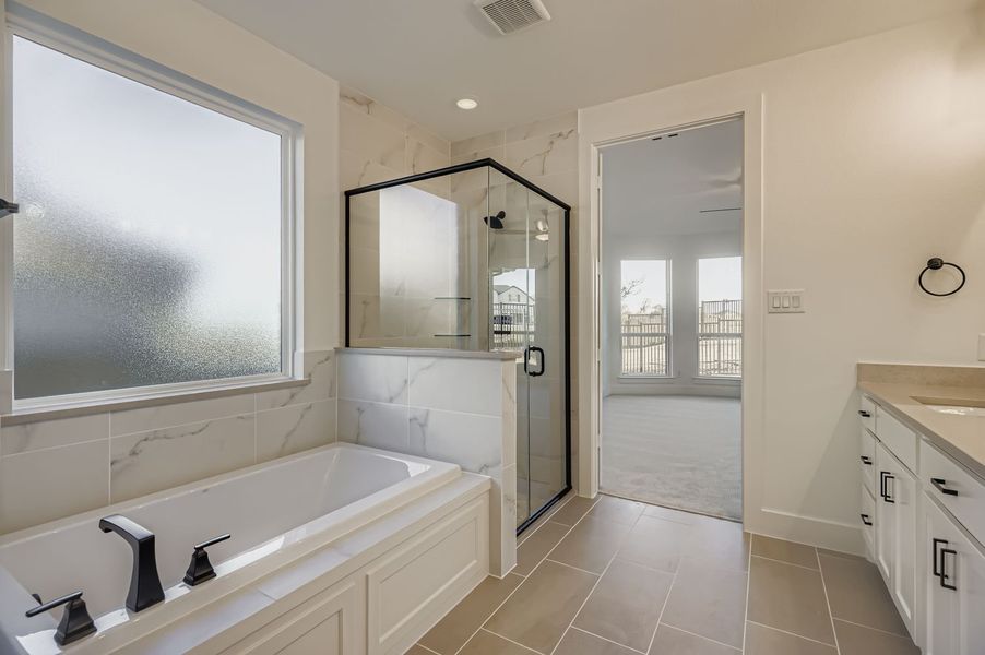 2128 Ten Mile - Primary Bathroom