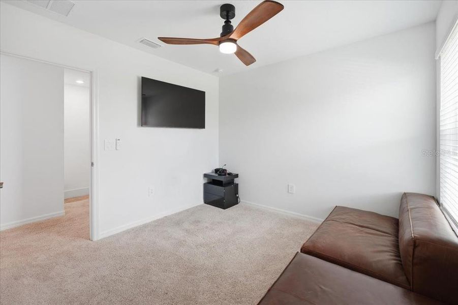 Spacious, unfurnished interior of a new home in , Sarasota (Image 24).
