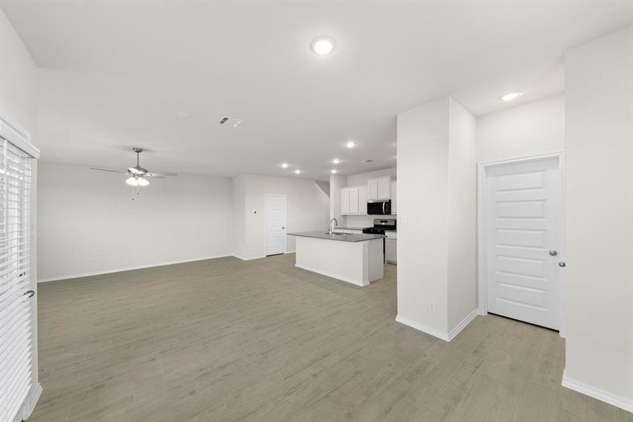 11. 118 Van Horn - Dining 11. 118 Van Horn - Dining