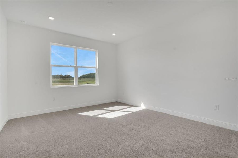 Spacious, unfurnished interior of a new home in Reserve at Hammock Oaks, Lady Lake (Image 27).