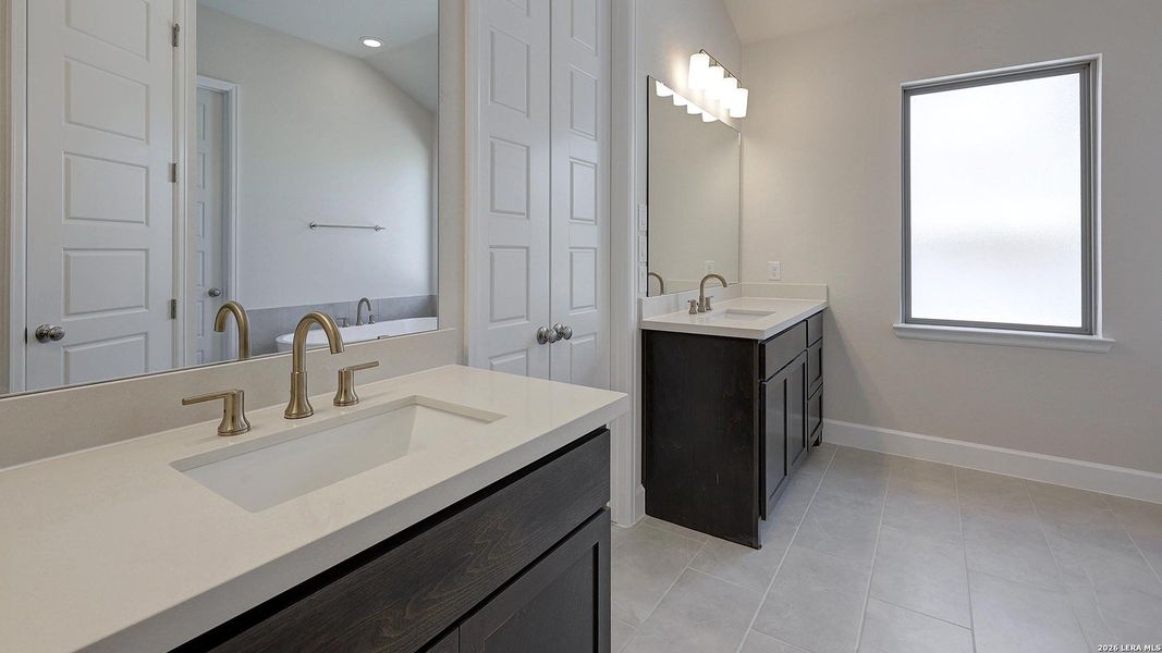 Furnished interior view inside a new home in Esperanza, Boerne (Image 11).