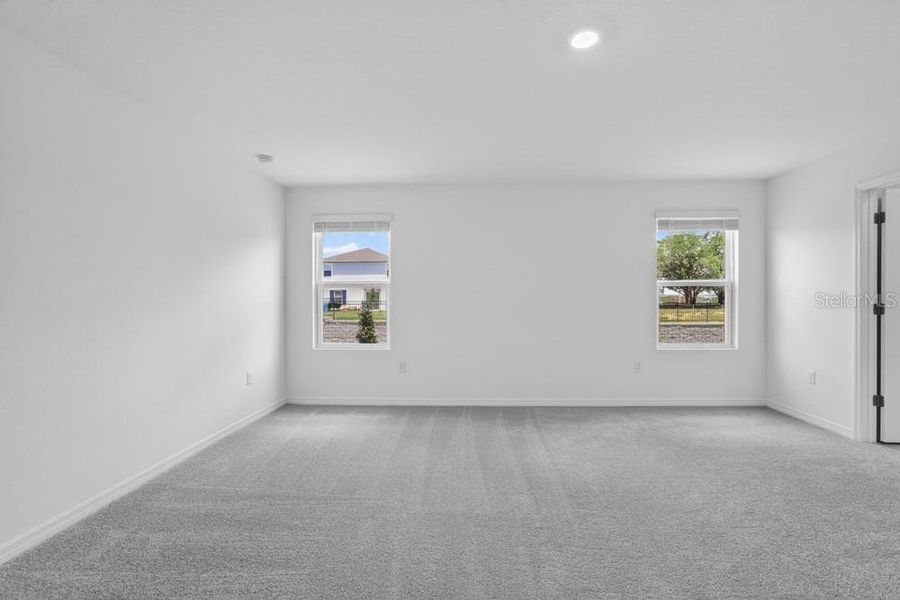 Spacious, unfurnished interior of a new home in Waterstone, Groveland (Image 42).