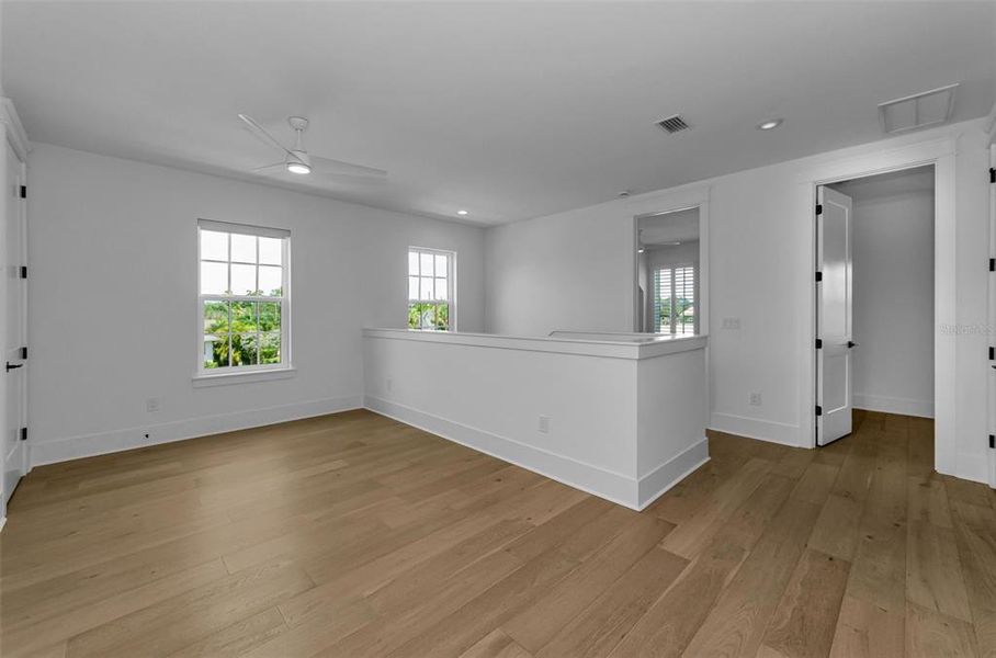 Spacious, unfurnished interior of a new home in , St. Petersburg (Image 25). Spacious, unfurnished interior of a new home in , St. Petersburg (Image 25).