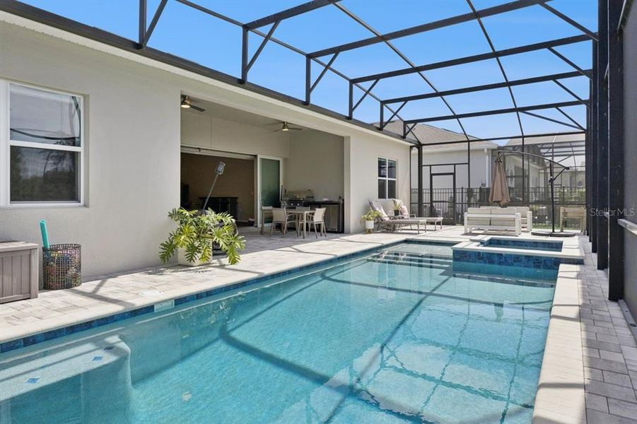 Exterior details and patio area of a home in , Winter Garden (Image 22).