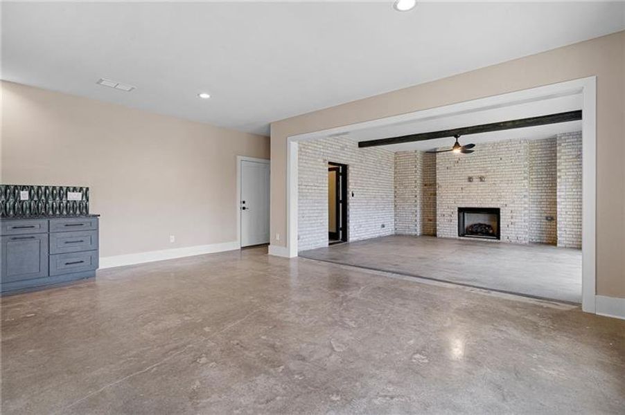 Spacious, unfurnished interior of a new home in , Atlanta (Image 44). Spacious, unfurnished interior of a new home in , Atlanta (Image 44).