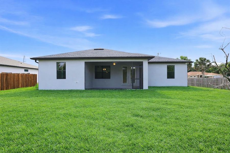 Exterior details and patio area of a home in , North Port (Image 20).